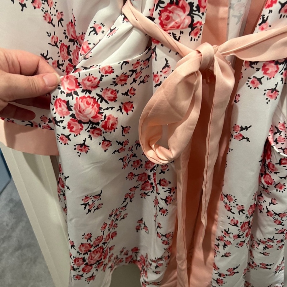 Silky Robe from FFF box - Picture 2 of 3